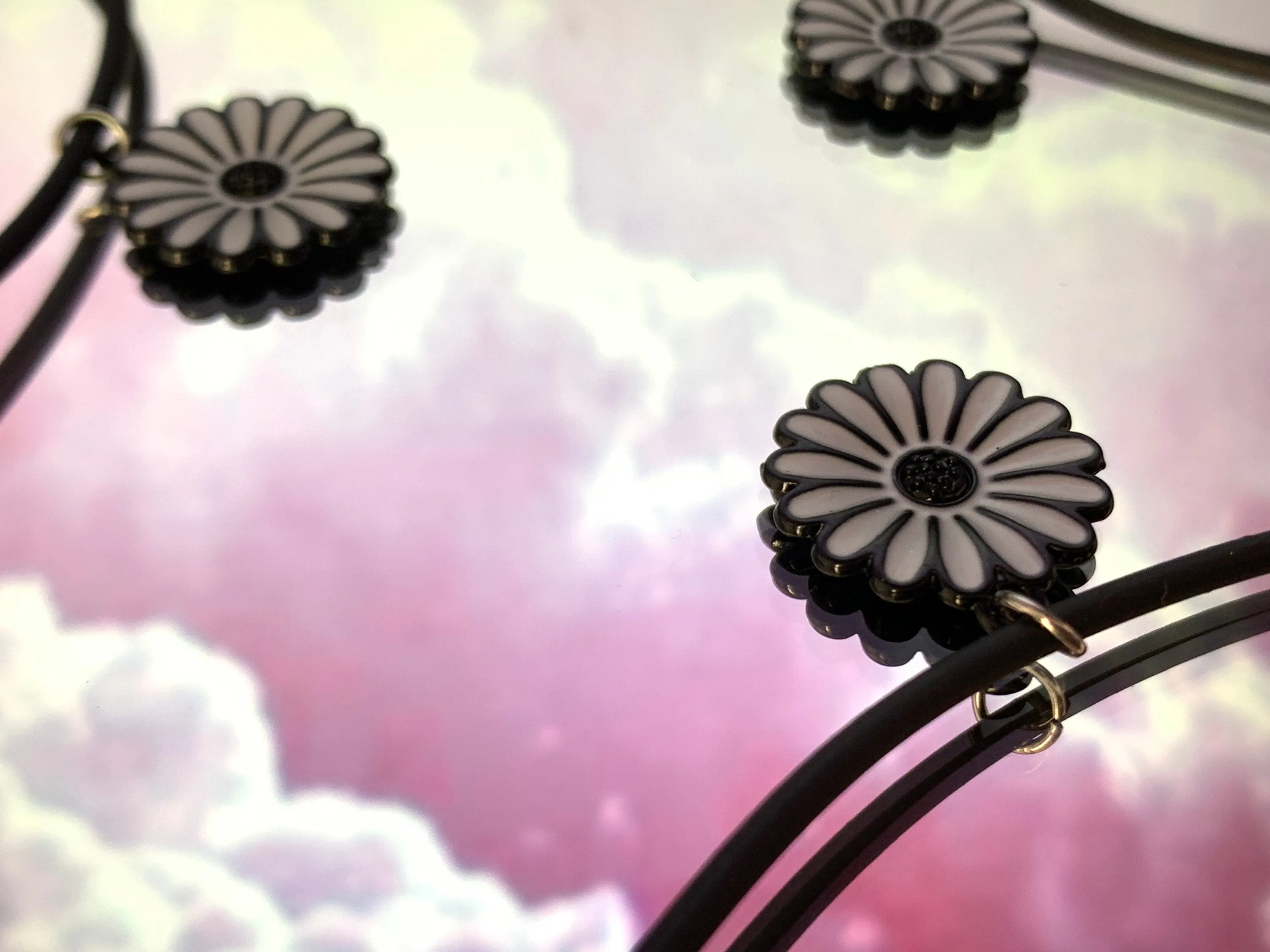 Black and White Daisy Choker