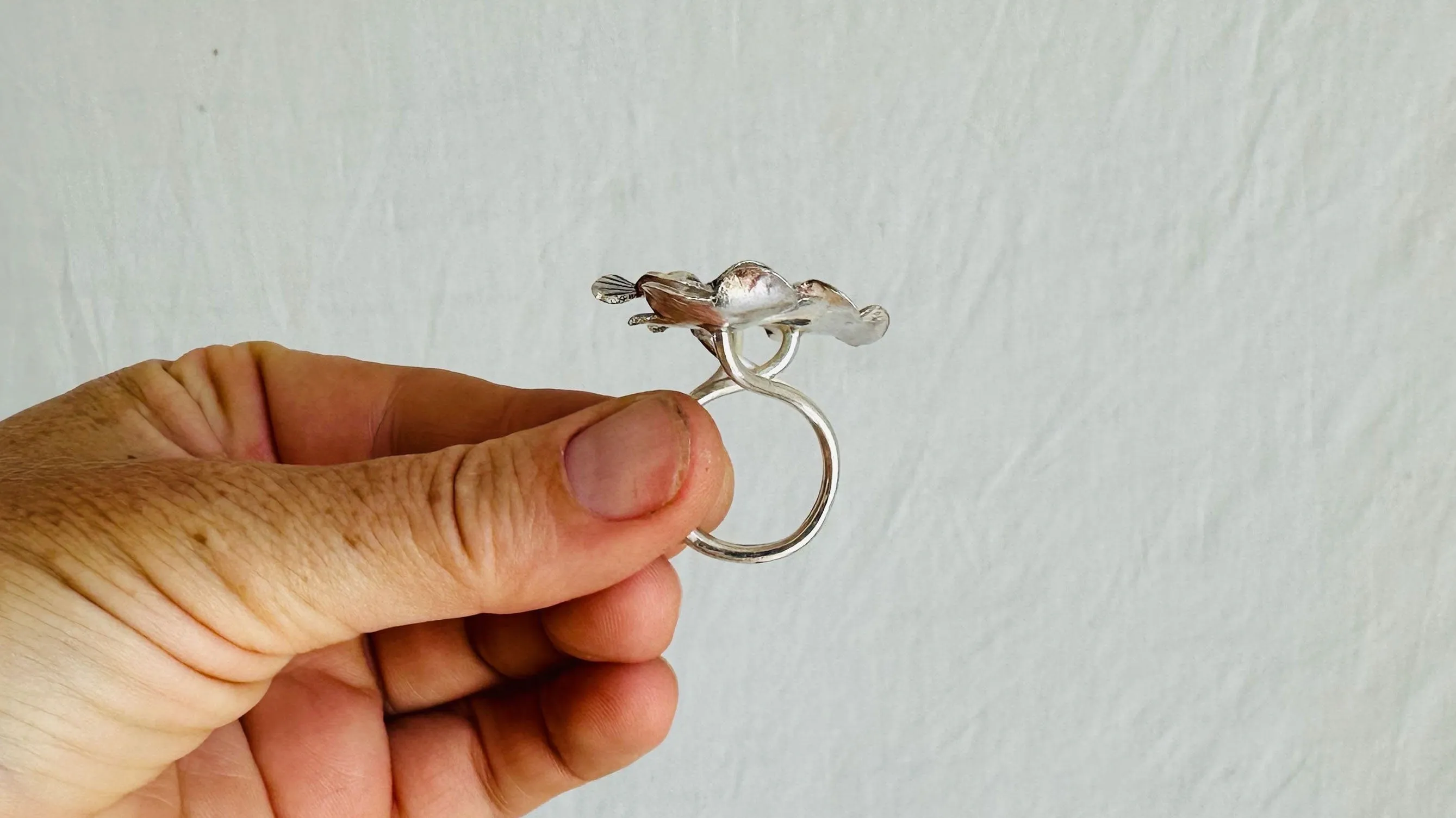 Silver Flower Ring. Adjustable.